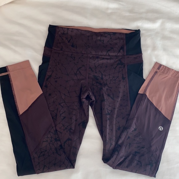 Lululemon Size 4 Plum Luxtreme Leggings - Picture 2 of 8